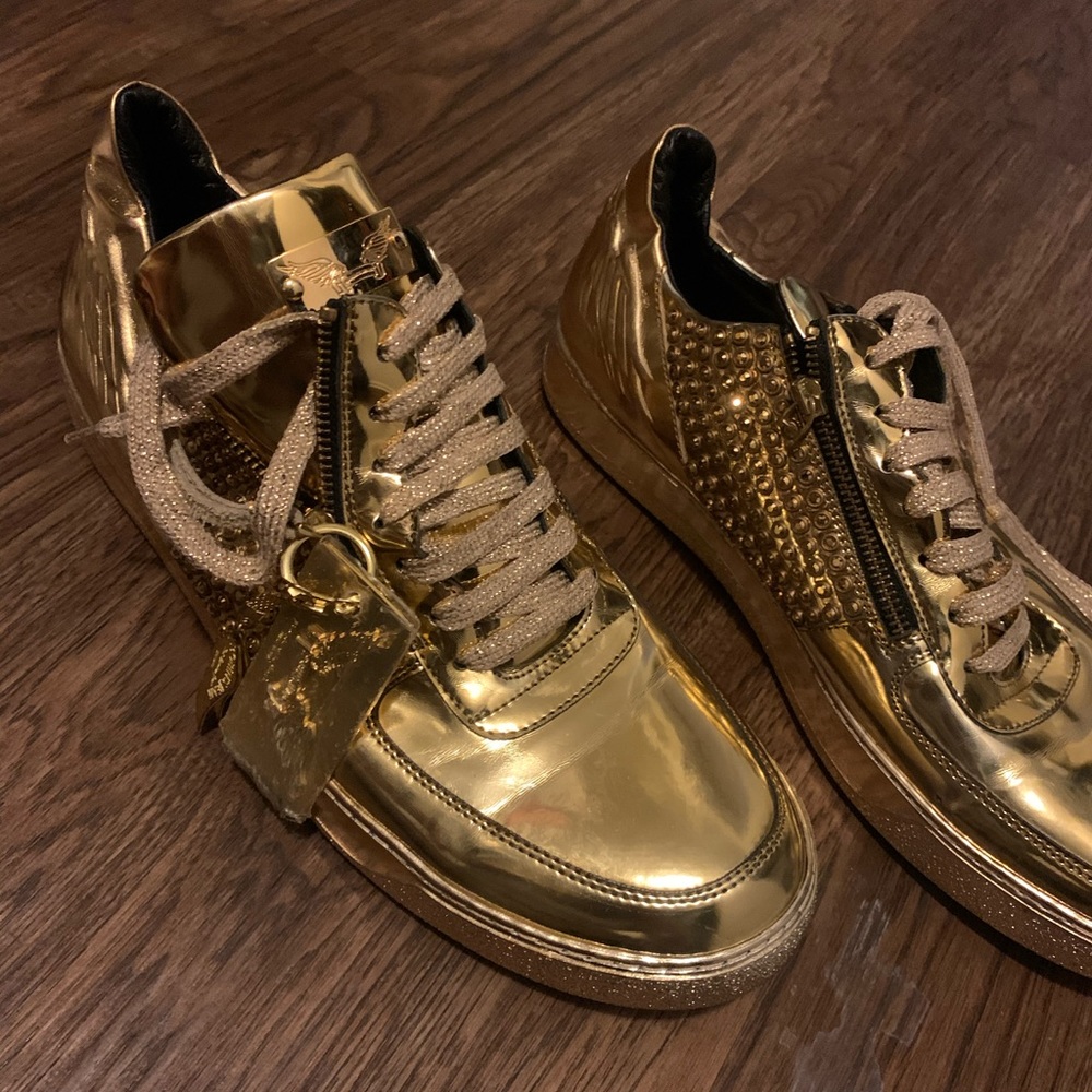 Robin jean limit Edition gold shoes